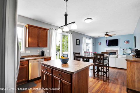 1083 Oakwood Dr, Dewitt, MI 48820 photo 9