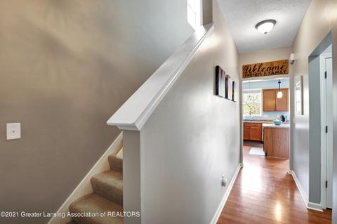 1083 Oakwood Dr, Dewitt, MI 48820 photo 3