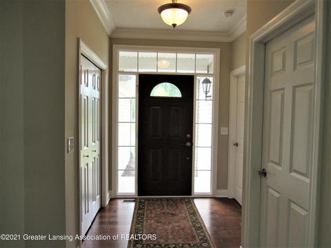 2440 Turning Leaf Ln, Okemos, MI 48864 photo 3
