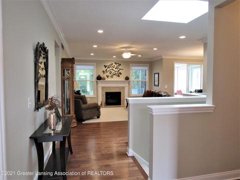2440 Turning Leaf Ln, Okemos, MI 48864 photo 4