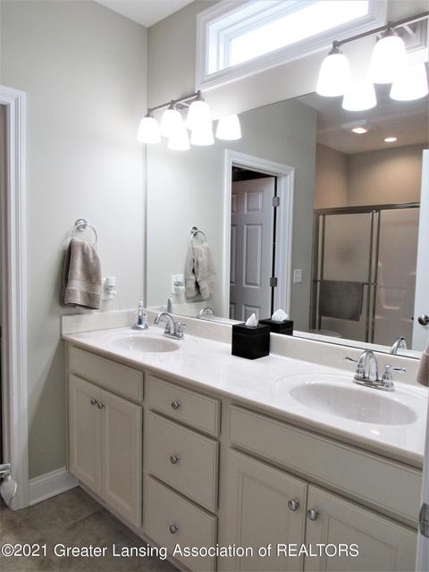 2440 Turning Leaf Ln, Okemos, MI 48864 photo 16