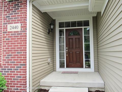 2440 Turning Leaf Ln, Okemos, MI 48864 photo 2