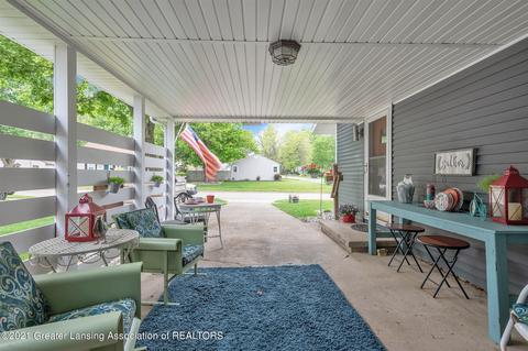 1109 Ledge Ln, Grand Ledge, MI 48837 photo 4