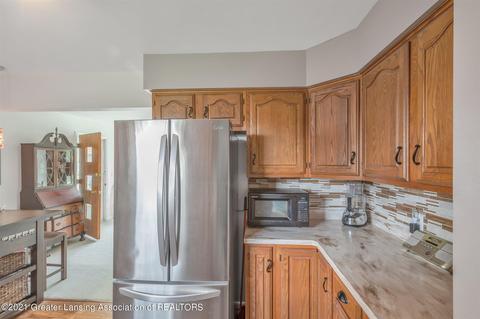 1109 Ledge Ln, Grand Ledge, MI 48837 photo 13
