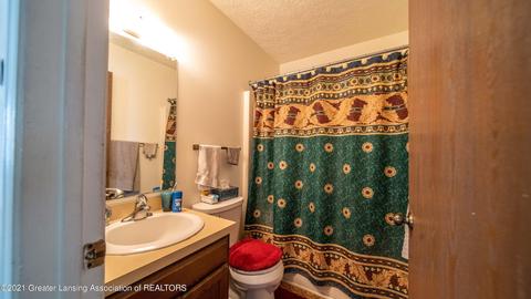 5800 Wise Rd, Lansing, MI 48911 photo 5