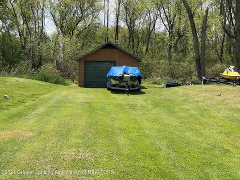 1031 Thompson Dr, Stanton, MI 48888 photo 43