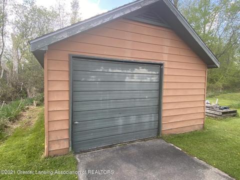 1031 Thompson Dr, Stanton, MI 48888 photo 42
