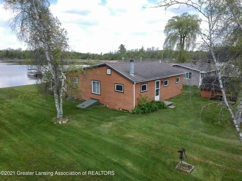1031 Thompson Dr, Stanton, MI 48888 photo 6