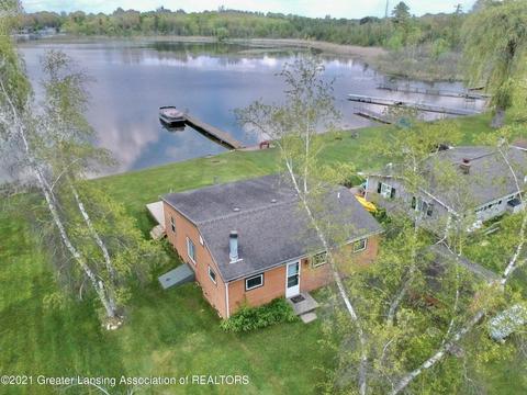 1031 Thompson Dr, Stanton, MI 48888 photo 3