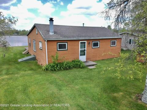 1031 Thompson Dr, Stanton, MI 48888 photo 4