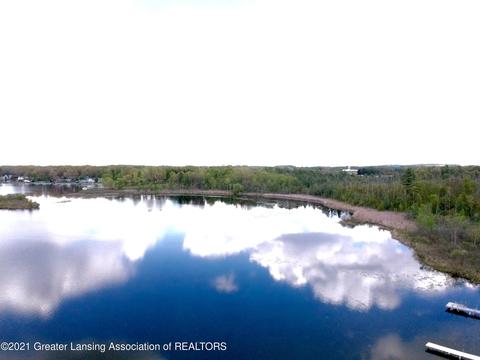 1031 Thompson Dr, Stanton, MI 48888 photo 33