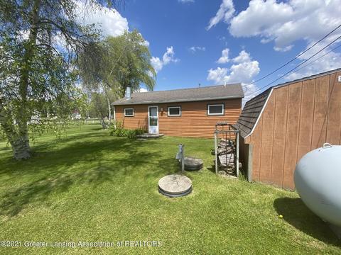 1031 Thompson Dr, Stanton, MI 48888 photo 5