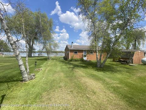 1031 Thompson Dr, Stanton, MI 48888 photo 2