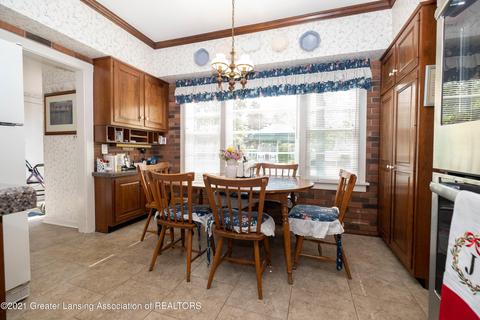 725 E Ash St, Mason, MI 48854 photo 5