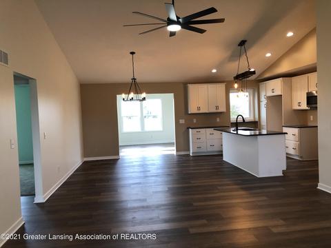 1503 Marceline Dr, Saint Johns, MI 48879 photo 4