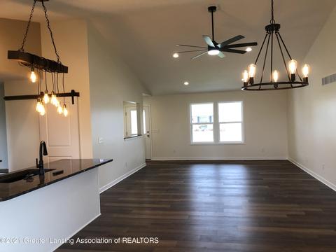 1503 Marceline Dr, Saint Johns, MI 48879 photo 3