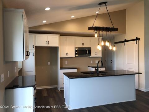 1503 Marceline Dr, Saint Johns, MI 48879 photo 5