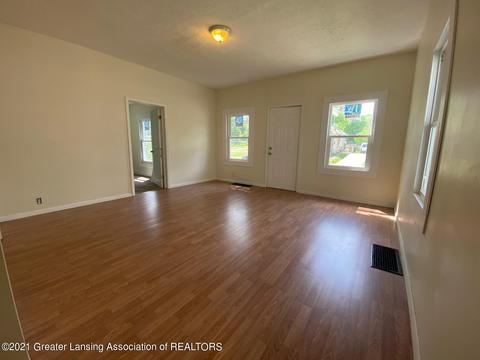 1408 Christopher St, Lansing, MI 48906 photo 3