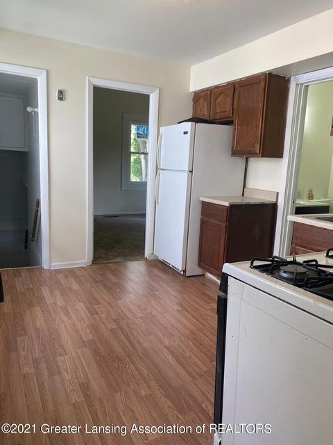 1408 Christopher St, Lansing, MI 48906 photo 6