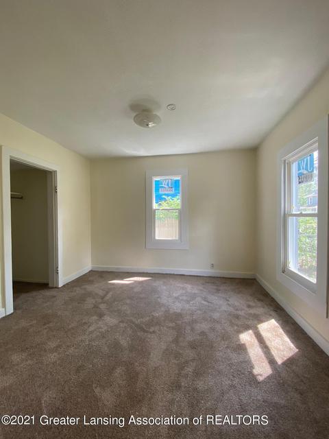 1408 Christopher St, Lansing, MI 48906 photo 5