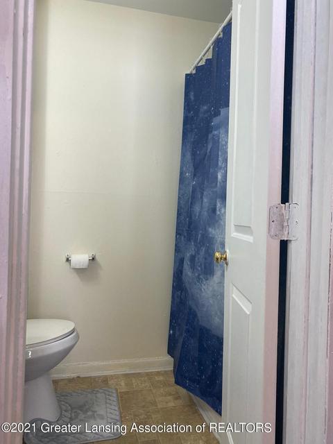1408 Christopher St, Lansing, MI 48906 photo 7