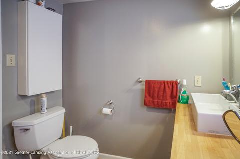 400 Renker, Lansing, MI 48917 photo 13