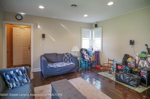 400 Renker, Lansing, MI 48917 photo 4