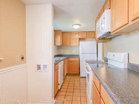 2816 Risley Dr, Lansing, MI 48917 photo 17