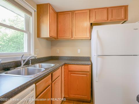 2816 Risley Dr, Lansing, MI 48917 photo 18