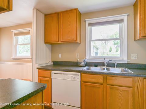 2816 Risley Dr, Lansing, MI 48917 photo 15