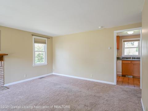 2816 Risley Dr, Lansing, MI 48917 photo 4