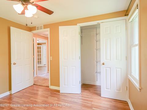 2816 Risley Dr, Lansing, MI 48917 photo 9