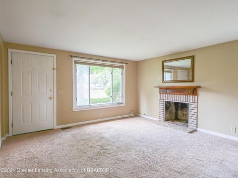 2816 Risley Dr, Lansing, MI 48917 photo 3