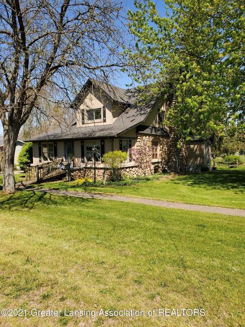 124 W Cook St, Maple Rapids, MI 48853 photo 3