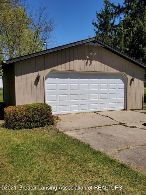 124 W Cook St, Maple Rapids, MI 48853 photo 6
