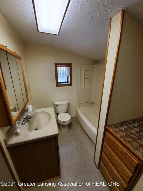 124 W Cook St, Maple Rapids, MI 48853 photo 32