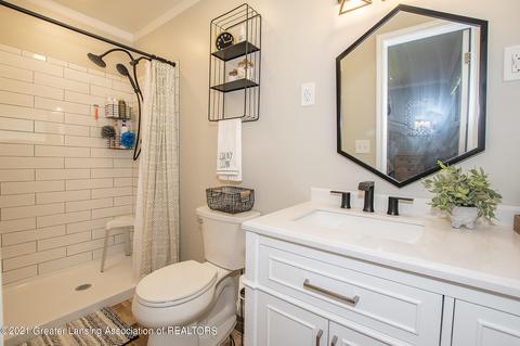 1035 Woodside Dr, Haslett, MI 48840 photo 10