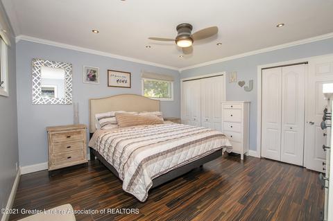 1035 Woodside Dr, Haslett, MI 48840 photo 9