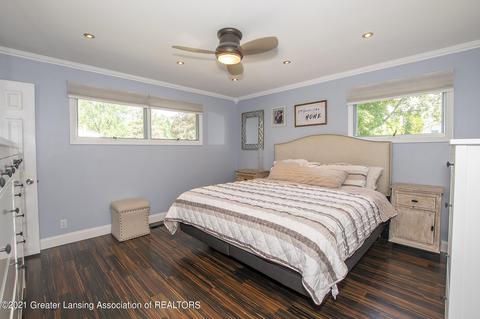 1035 Woodside Dr, Haslett, MI 48840 photo 8