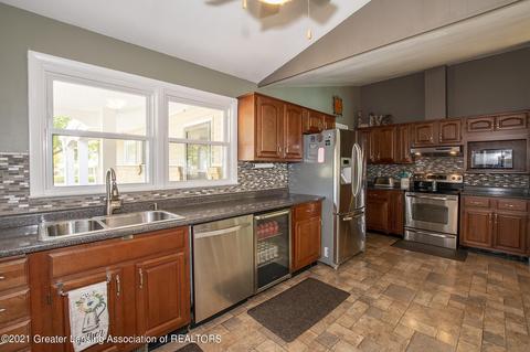 1035 Woodside Dr, Haslett, MI 48840 photo 14