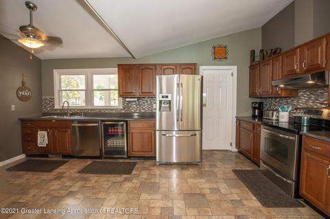 1035 Woodside Dr, Haslett, MI 48840 photo 12