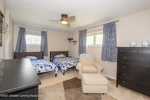 1035 Woodside Dr, Haslett, MI 48840 photo 15