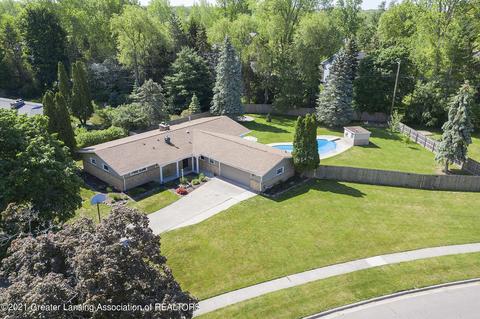 1035 Woodside Dr, Haslett, MI 48840 photo 1