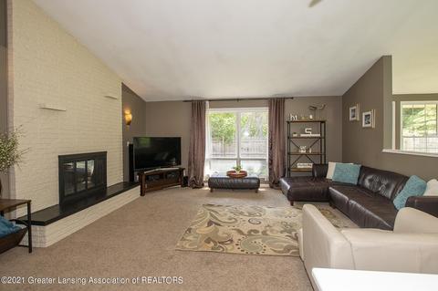 1035 Woodside Dr, Haslett, MI 48840 photo 24