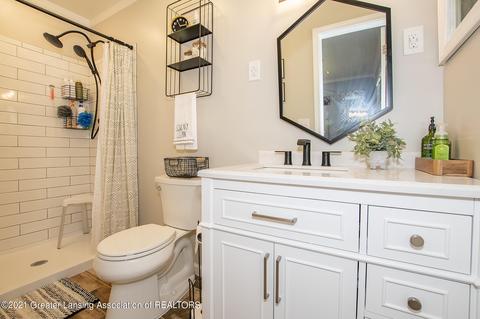 1035 Woodside Dr, Haslett, MI 48840 photo 11