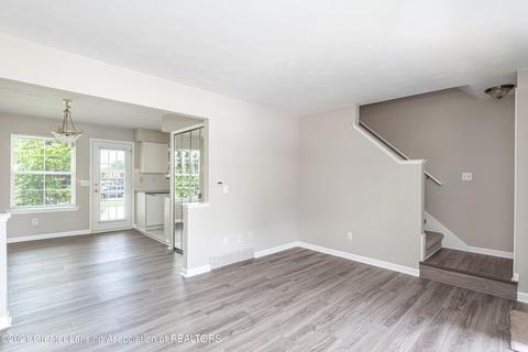 6311 Beechfield Dr, Lansing, MI 48911 photo 3