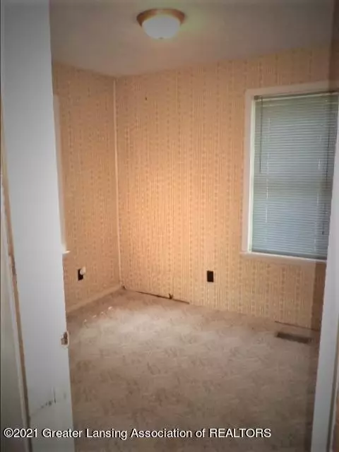 701 E Higham St, Saint Johns, MI 48879 photo 10