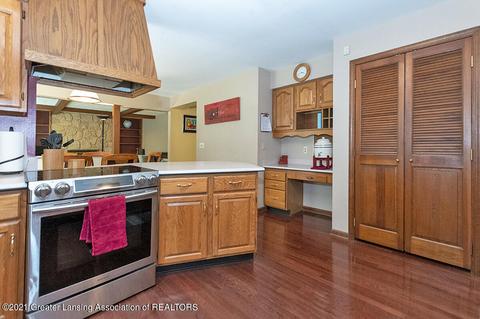 1963 Cimarron Dr, Okemos, MI 48864 photo 13