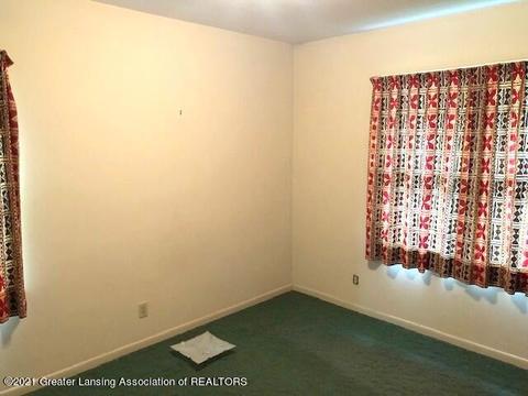2214 Delta River Dr, Lansing, MI 48906 photo 11