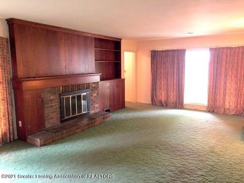 2214 Delta River Dr, Lansing, MI 48906 photo 7